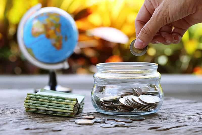 Teaching budget travel to your kids with Money Saving Tips